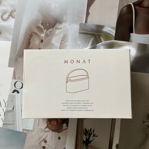 Monat Bright Top LED Mirror Travel Tote